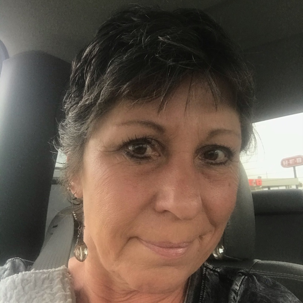 Meet your Posher, Desiree’